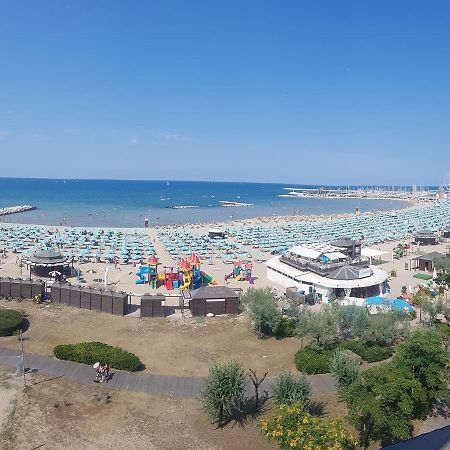 Апартаменты La Casa Di Clara Ombrellone Con 2 Lettini Al Lido San Giuliano Gratis E Parcheggio Privato Gratis Римини Экстерьер фото
