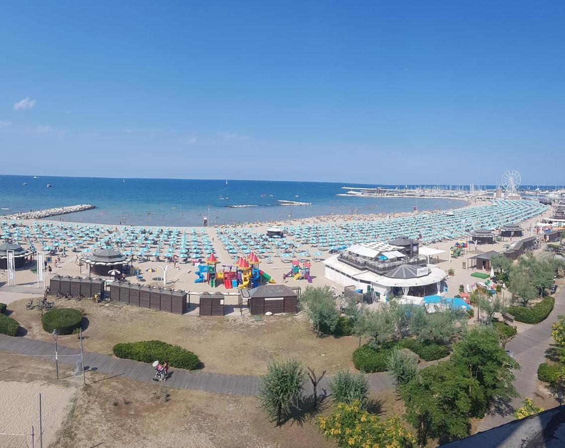 Апартаменты La Casa Di Clara Ombrellone Con 2 Lettini Al Lido San Giuliano Gratis E Parcheggio Privato Gratis Римини Экстерьер фото